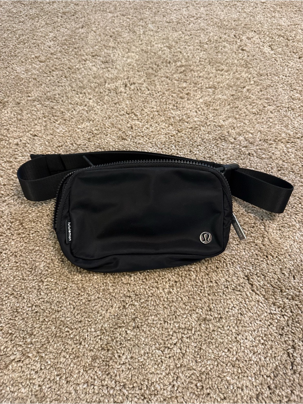 Lululemon Everywhere Belt Bag